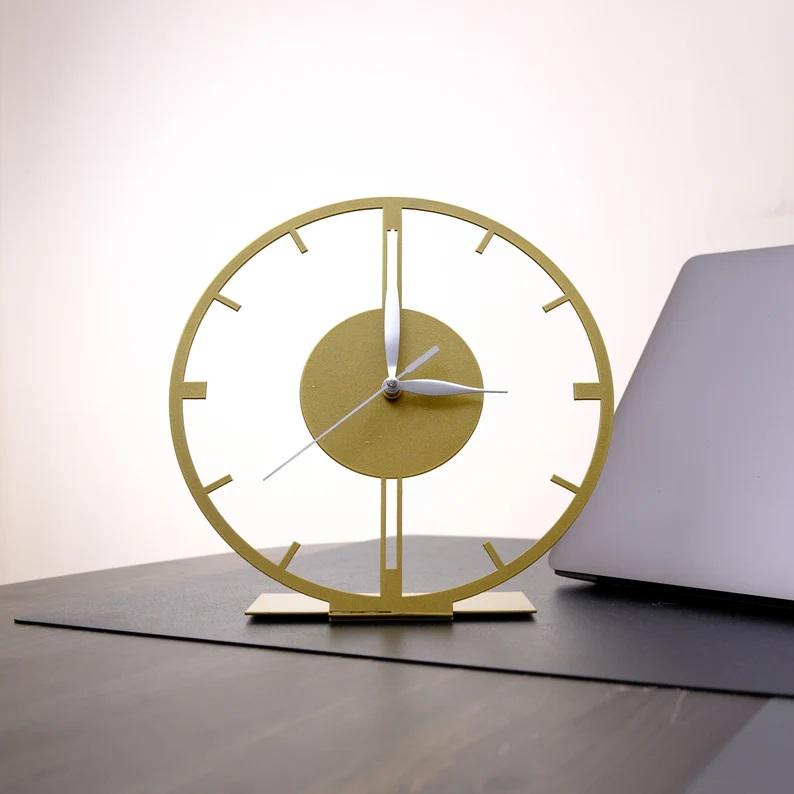 table clock